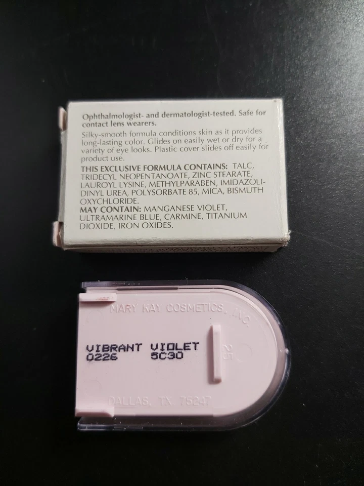 Mary Kay Powder Perfect Eye Color .09 OZ Vibrant Violet 0226 NIB - Image 3 of 3