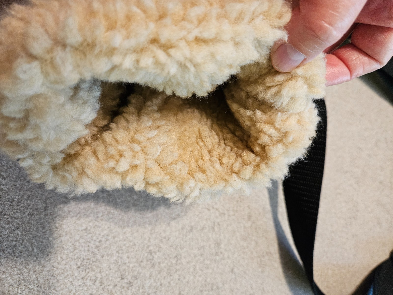 NICE! Bemidji Woolen Mills Hand Warmer Muff W/adjustable Strap, Clip, Black