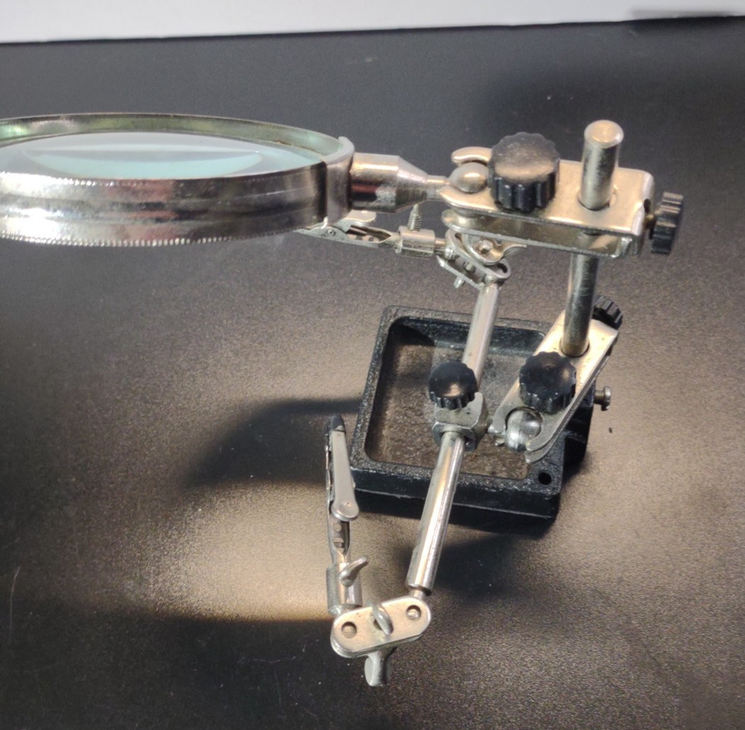 Third Hand Soldering Iron Stand Clamp Vise Clip Tool Magnifying Glass Jewelry