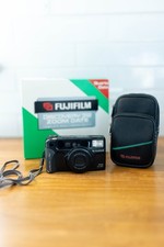 FUJIFILM Discovery 312 Zoom Date 35mm Film Camera w/ Box Case Untested
