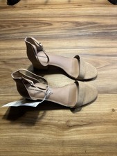 Amazon Essentials Nude Tan Faux Suede Women's Heel Size 13 1/2