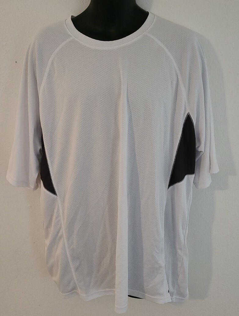 Reebok Men's XXL White/Brown Short Sleeve Crew Neck Athletic
