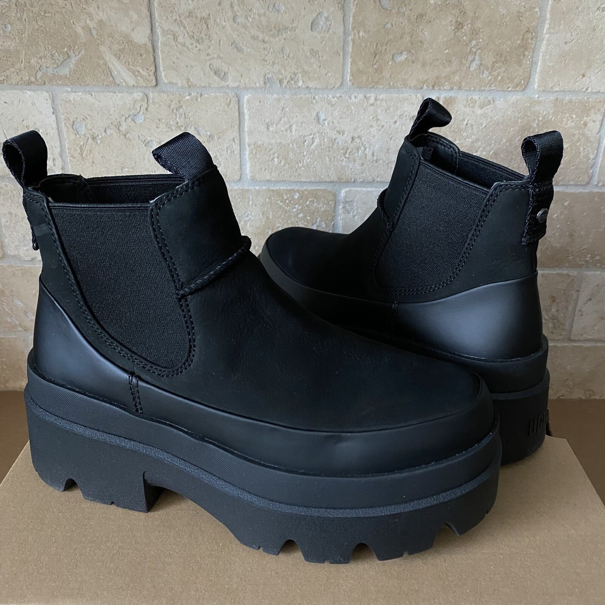 UGG モカシブラック　サイズ8 UGG モカシブラック サイズ8 - 靴ブランド
