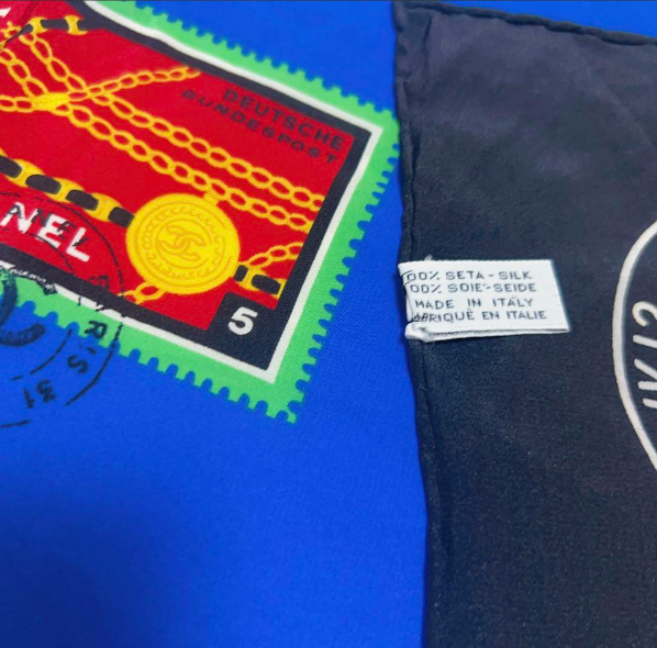 CHANEL ブルー スカーフ 45×45cm CHANEL ブルー スカーフ 45×45cm Chanel Blue Silk Chiffon