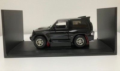 オートアート 1/18 三菱 パジェロエボリューション AUTOart 1/18 Mitsubishi Pajero Evolution Black SUV Diecast Model