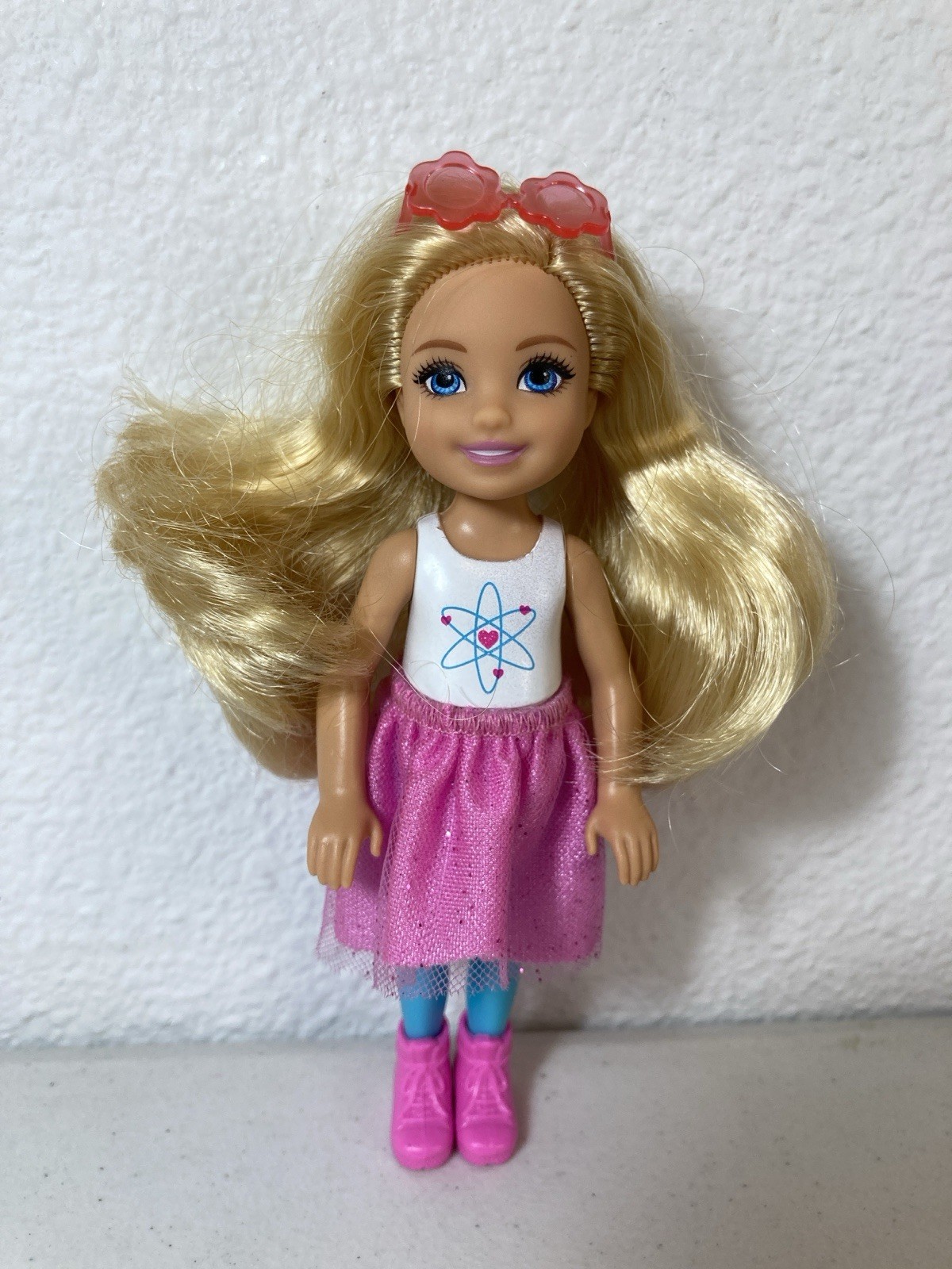 Mattel 2019 Barbie DREAMHOUSE ADVENTURES - 6&rdquo; Travel Chelsea Doll #FWV20