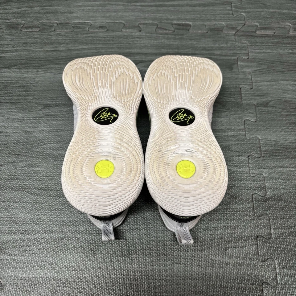 Curry Juvenil Unisex 12 Gravedad Escuela Primaria Talla Y7 Excelente Estado Foto 3 de 4