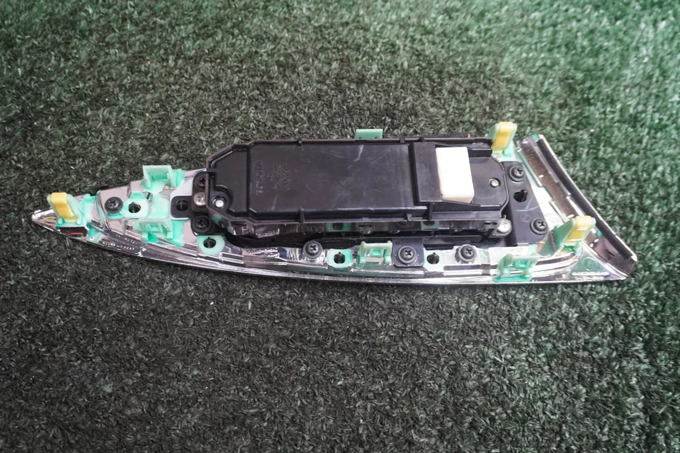 Interruptor de janela 2010 2011 2012 LEXUS ES350 DRIVER SIDE ESQUERDA FRONTAL FABRICANTE DE EQUIPAMENTO ORIGINAL 515291 - Imagem 2 de 4