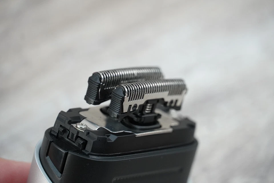 Panasonic Swipe Right ES-CM3A Compact Rechargeable Shaver 3 Blade USB Razor - Image 4 of 4