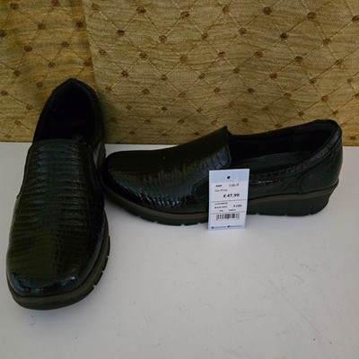 NEW Pavers Womens Slip on Shoes Size UK EU 38 Black croc