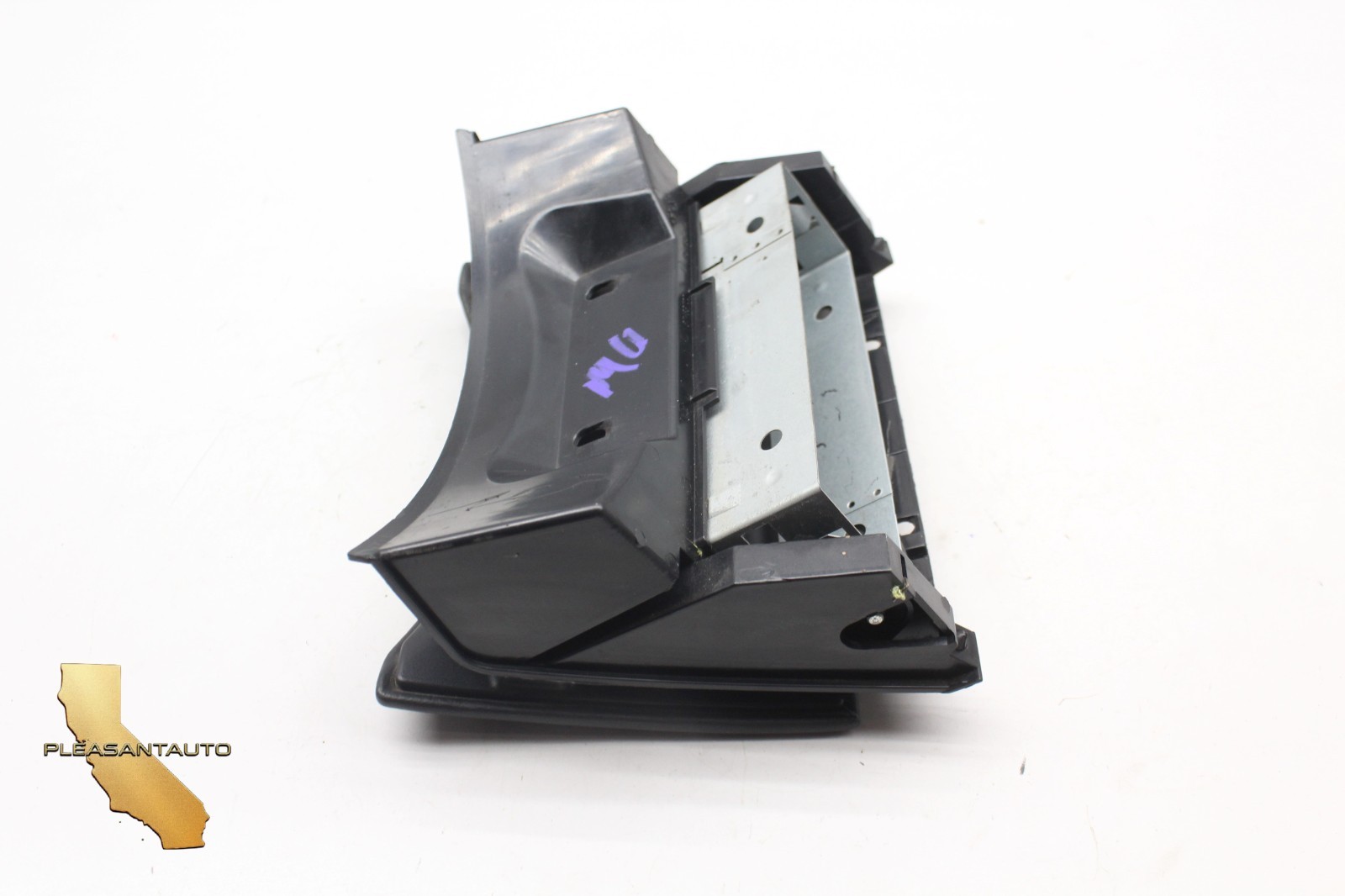 03-12 Maserati Quattroporte M139 CD Compartment Plate Black OEM 67489700