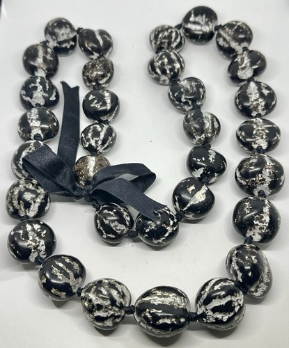 Hawaiian Black & White Tiger Kukui Nut Tie Lei Necklace