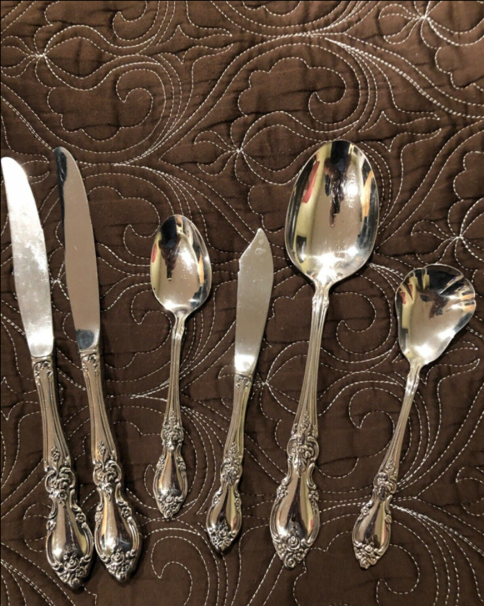 Oneida Louisiana Serving pieces and extra pieces, 6 total Spoon, sugar spoon but