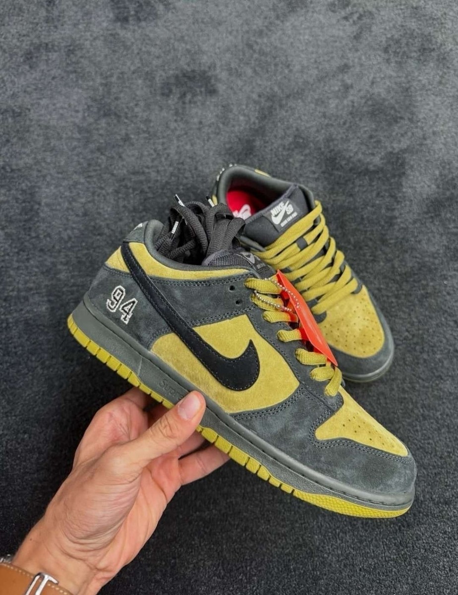 Men's Trendy Sneakers | Nike Supreme x Dunk Low SB | Camper Green