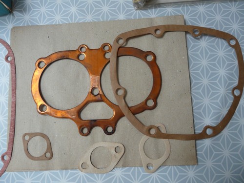 BSA A65 De-coke gasket set . - Picture 3 of 5