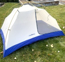 Sierra Designs Half Moon 3 - 3 Person Backpacking/Camping Tent EUC Approx 5 LBS