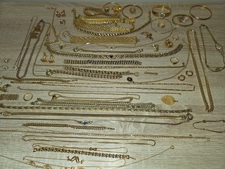 LOT DE BIJOUX ANCIENS EN PLAQUE OR