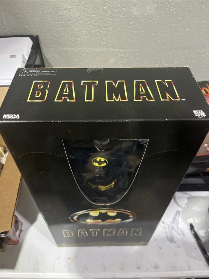 Figura de acción Michael Keaton 1989: exclusiva de Walmart: ¡enorme figura! Foto 2 de 3