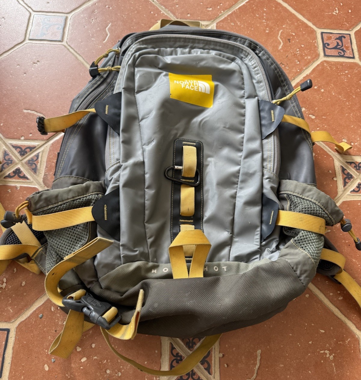 The North Face Hot Shot Backpack Book bag Travel Weekend School YELLOW/GREY Rare