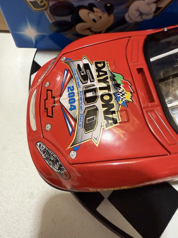 *RARE 2 PACK* DISNEY DONALD DUCK 2004 DAYTONA 500 1/24 & 1/64 Nascar Diecast - Image 3 of 4