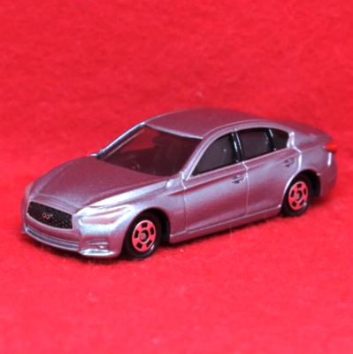 NISSAN SKYLINE TOMICA 2013 No.105 Size 1/66 Model Car From Japan F