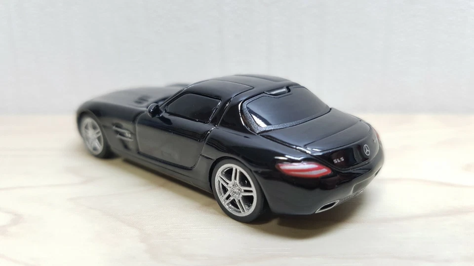 1/64 UCC Mercedes-Benz SLS AMG NEGRO modelo de coche fundido a presión NUEVO   Foto 3 de 3