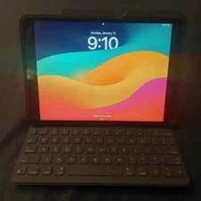 iPad Pro 10.5-in A1701 256 GB, Wi-Fi, 10.5 in, Silver, Keyboard + Case Bundled