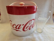 Ancien seau à glace isotherme en plastique Coca Cola avec couvercle plus verre à coke