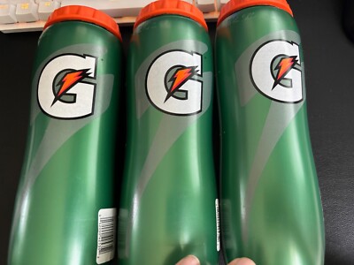 Gatorade 32 Ounce Contour Style Squeeze Water Bottle, 3 Pack