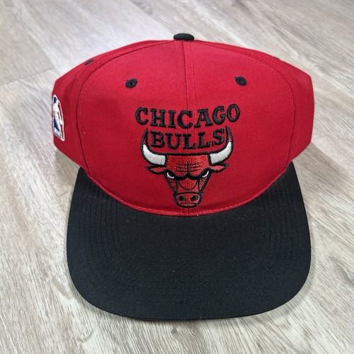 VTG Sports Specialties Chicago Bulls Snapback Hat NBA Basketball Black Red Cap
