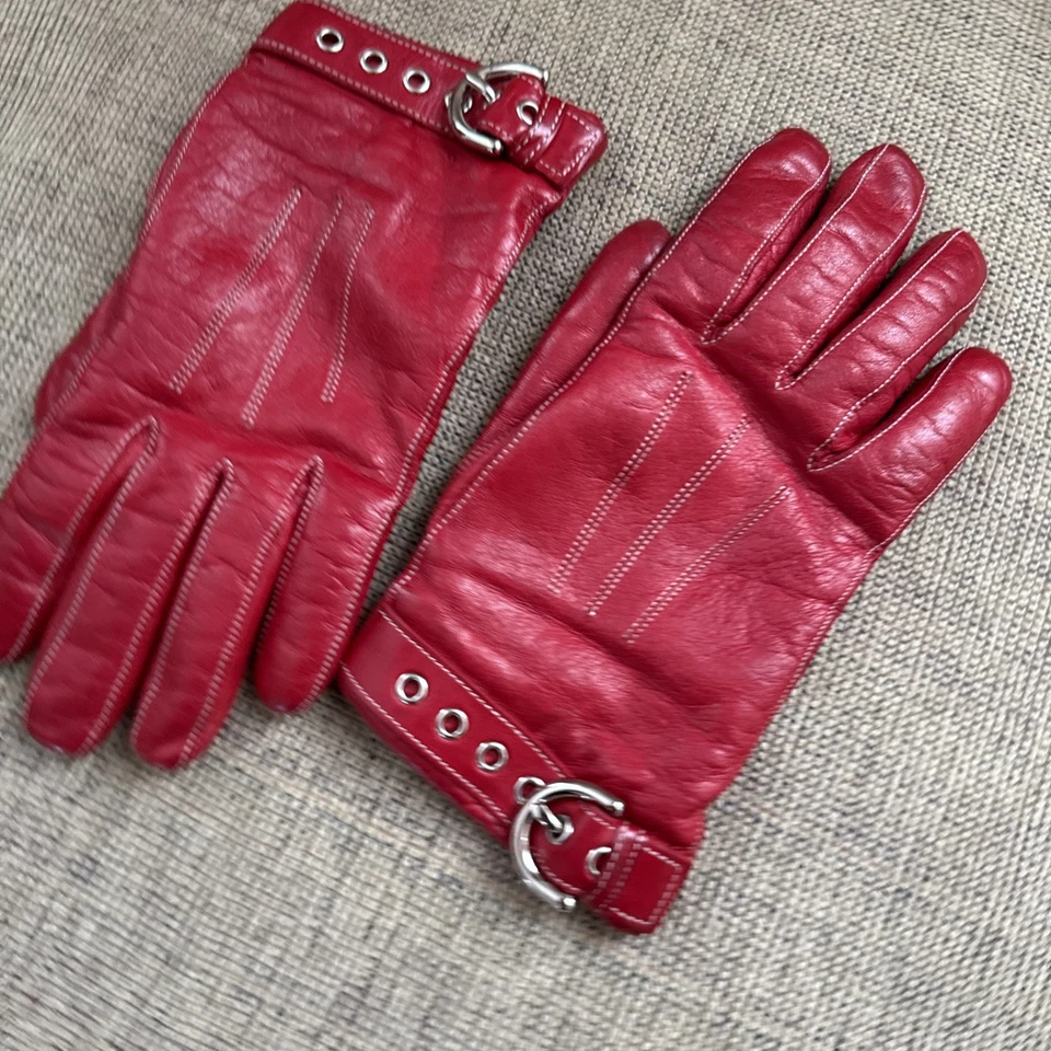 Guantes Coach Forrados de Cuero Rojo Cachemira Hebilla Soho Plateada De Colección Talla 6.5 Foto 2 de 4