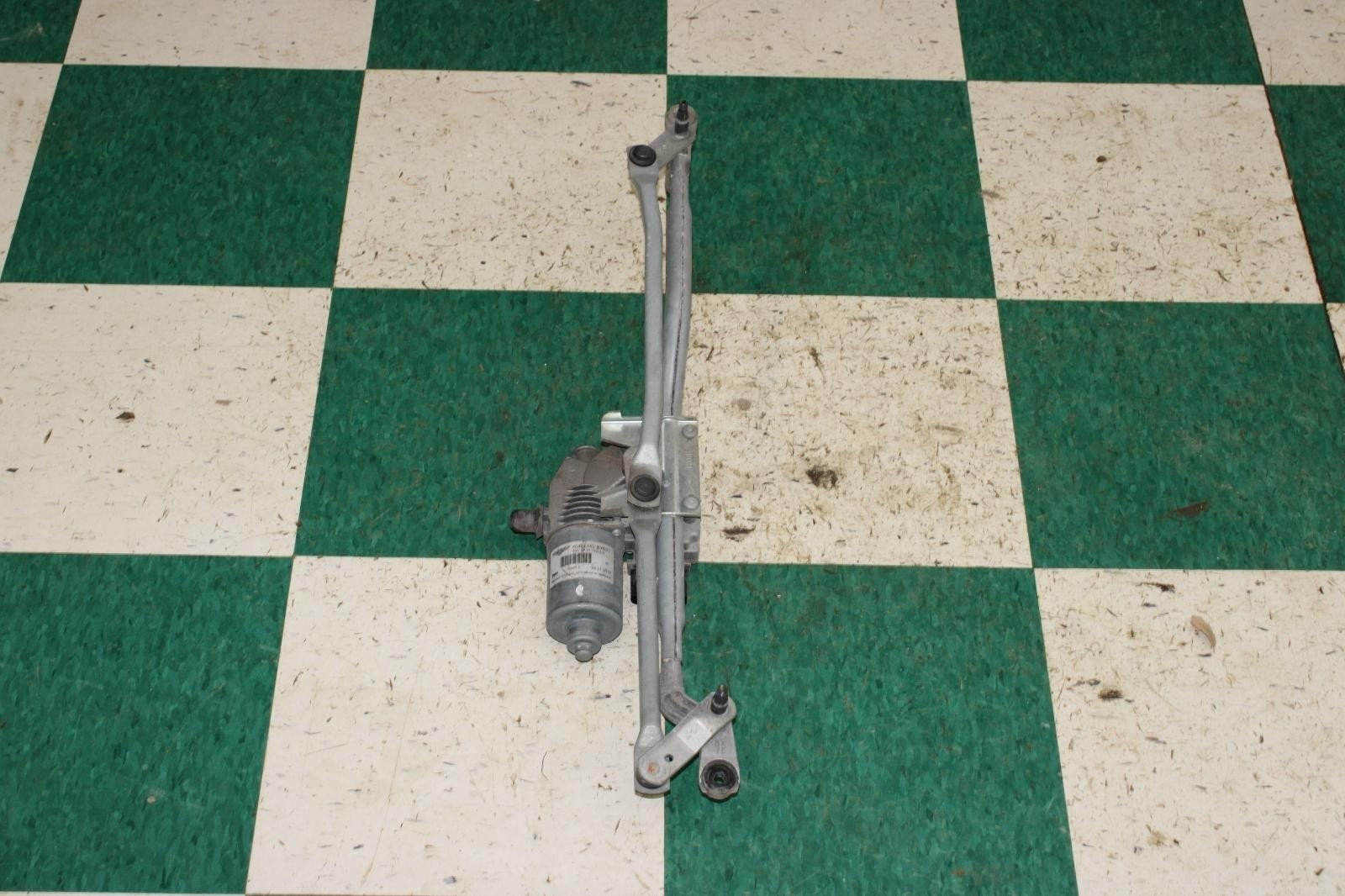 Bentley Flying Spur 2013-2018 Front Windshield wiper motor