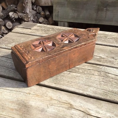 Vintage primitive Volkskunst handgeschnitzte Hartholz Holzkiste drehbarer Deckel Gewürzdose