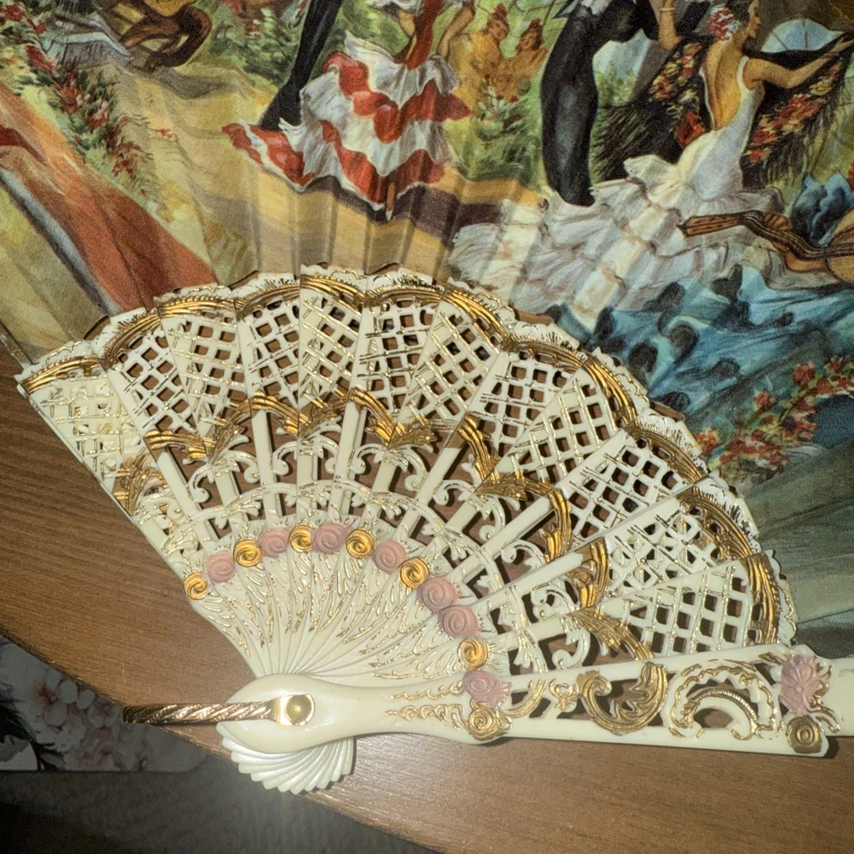2 abanicos de mano vintage de tela ornamentada abanico plegable flamenco gitano mango dorado y floral Foto 2 de 4