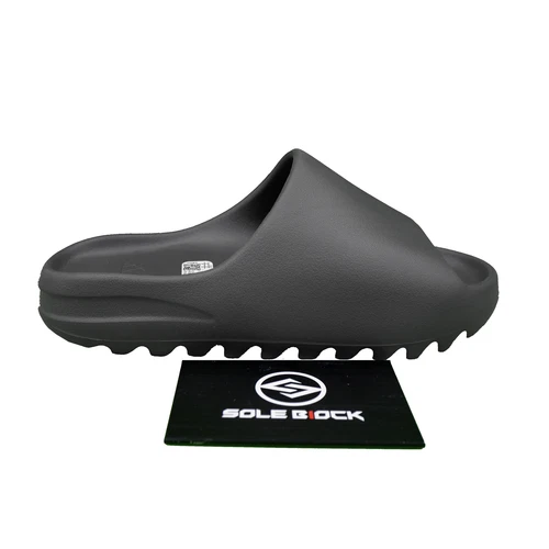 NEWAdidas Yeezy Slide - EVA Construction for Comfortable, Non-Slip Wear - Picture 3 of 13