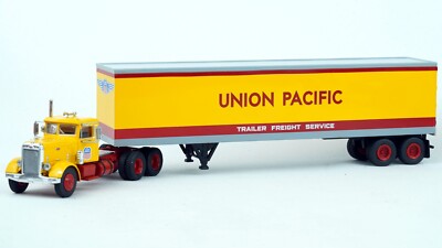 Brekina Peterbilt 281 & 45' Van Trailer #85765 '50s-'70s HO, Union Pacific 1/87