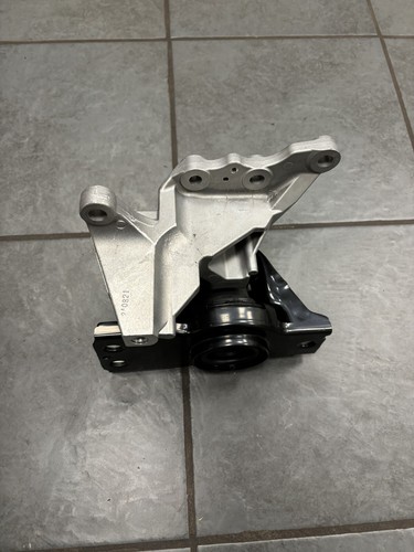 Genuine Top Right Engine Mount 11210-1V30B JDM for NISSAN SERENA C26 2010-2016 - Picture 4 of 10