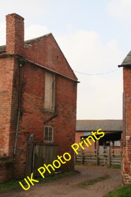 Photo 6x4 Farm yard entrance, Main Street, Hoby Brooksby I cannot imagine c2015