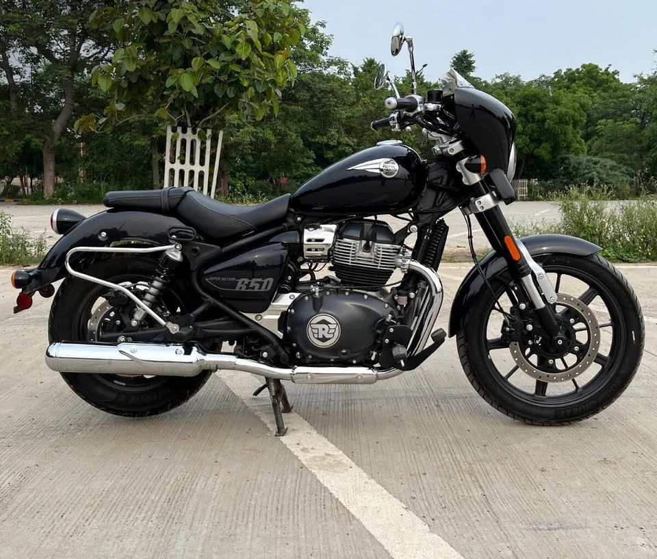 "MESSER VERKLEIDUNG RUND, ASTRAL SCHWARZ" PASSEND FÜR ROYAL ENFIELD SUPER METEOR 650 - Bild 4 von 4