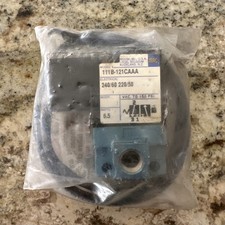 1PC NEW FOR MAC 111B-121CAAA solenoid valve NEW FAST SHIPPING
