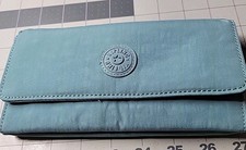 Cartera B18 Kipling Teddi en color azul belga verde azulado, azul aguamarina