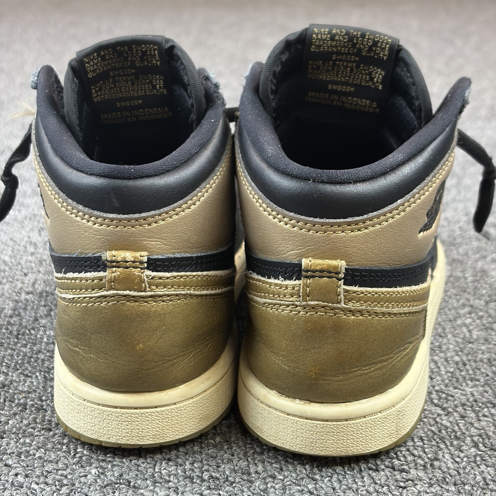 Nike Kids Jordan 1 Retro High OG FD1412-071 Black Gold Sneakers Shoes Size 3Y thumbnail 4