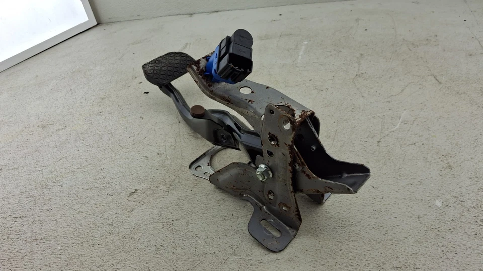 2013-2023 MAZDA CX-5 BRAKE FOOT STOP PEDAL ASSEMBLY W/ SENSOR OEM - Image 4 of 4