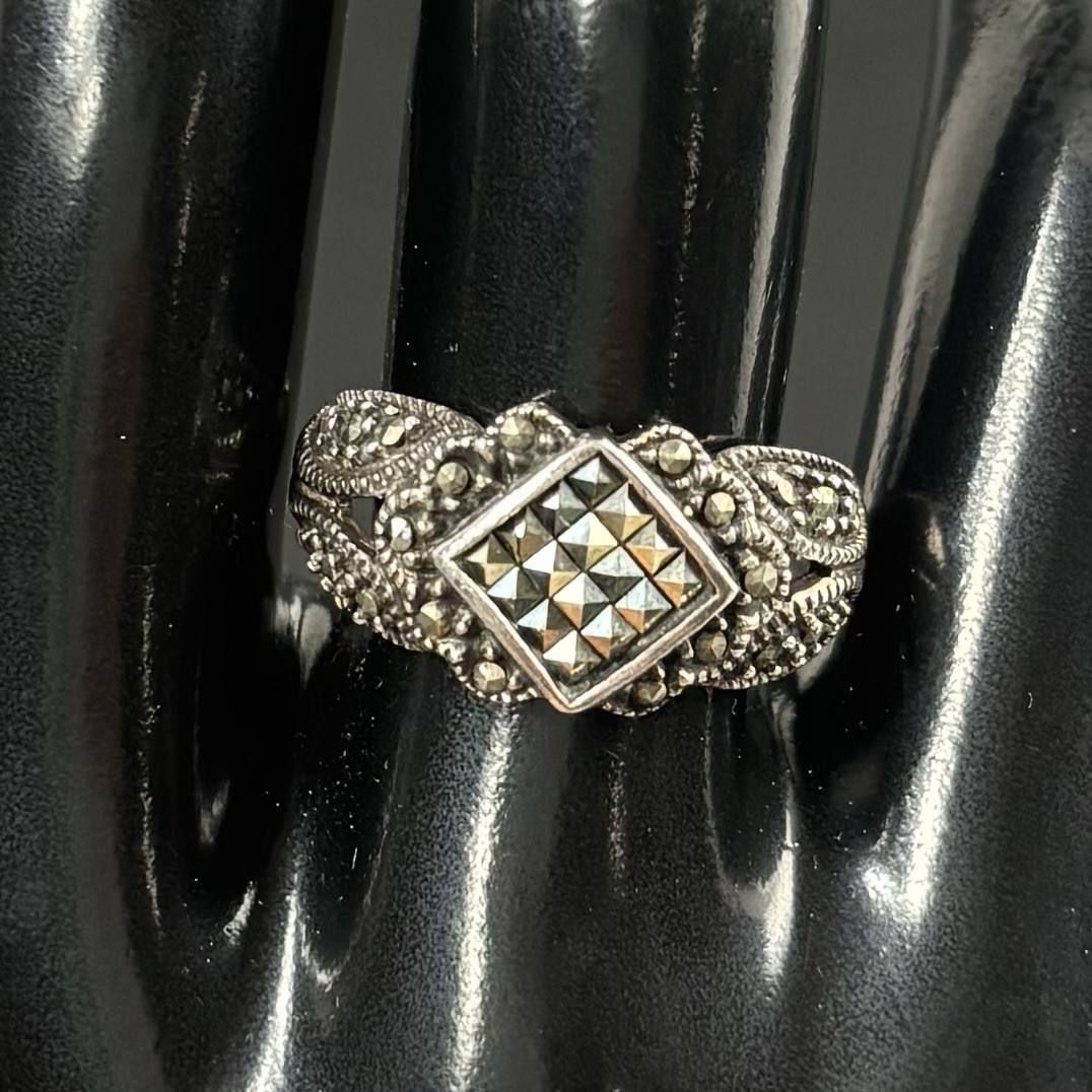 Vintage Scrollwork Diamond Cut Multi-Faceted Marc… - image 4