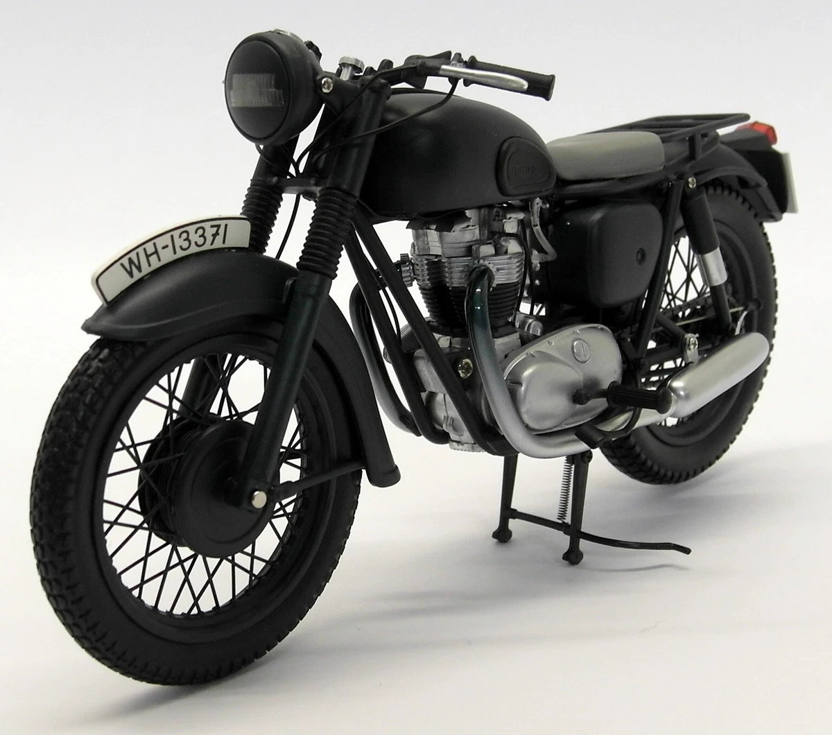 Minichamps 1/12 Triumph TR6R 1961 Triumph TR6 The Great Escape 1