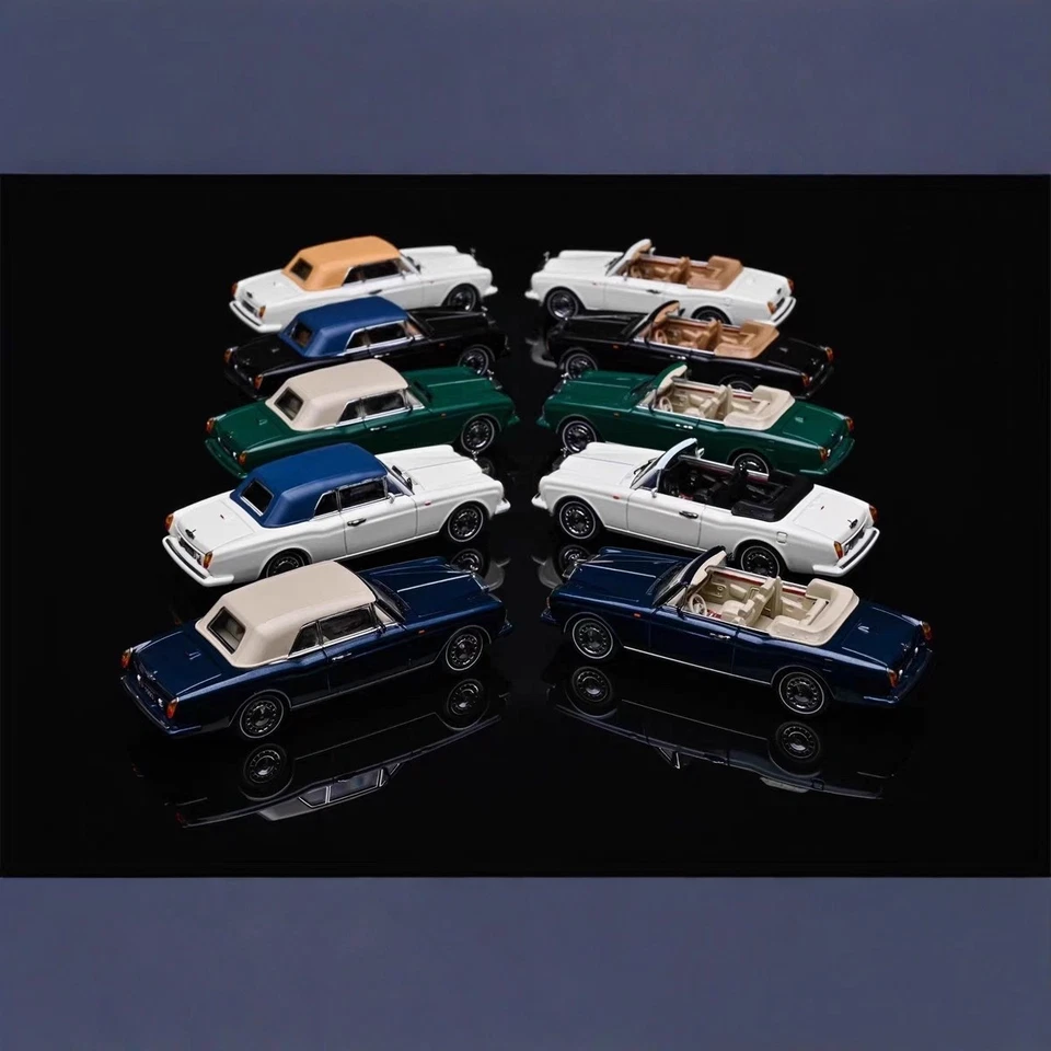 1:64 scale die-cast car model Rolls-Royce Corniche with soft top and two doors - Image 3 of 4