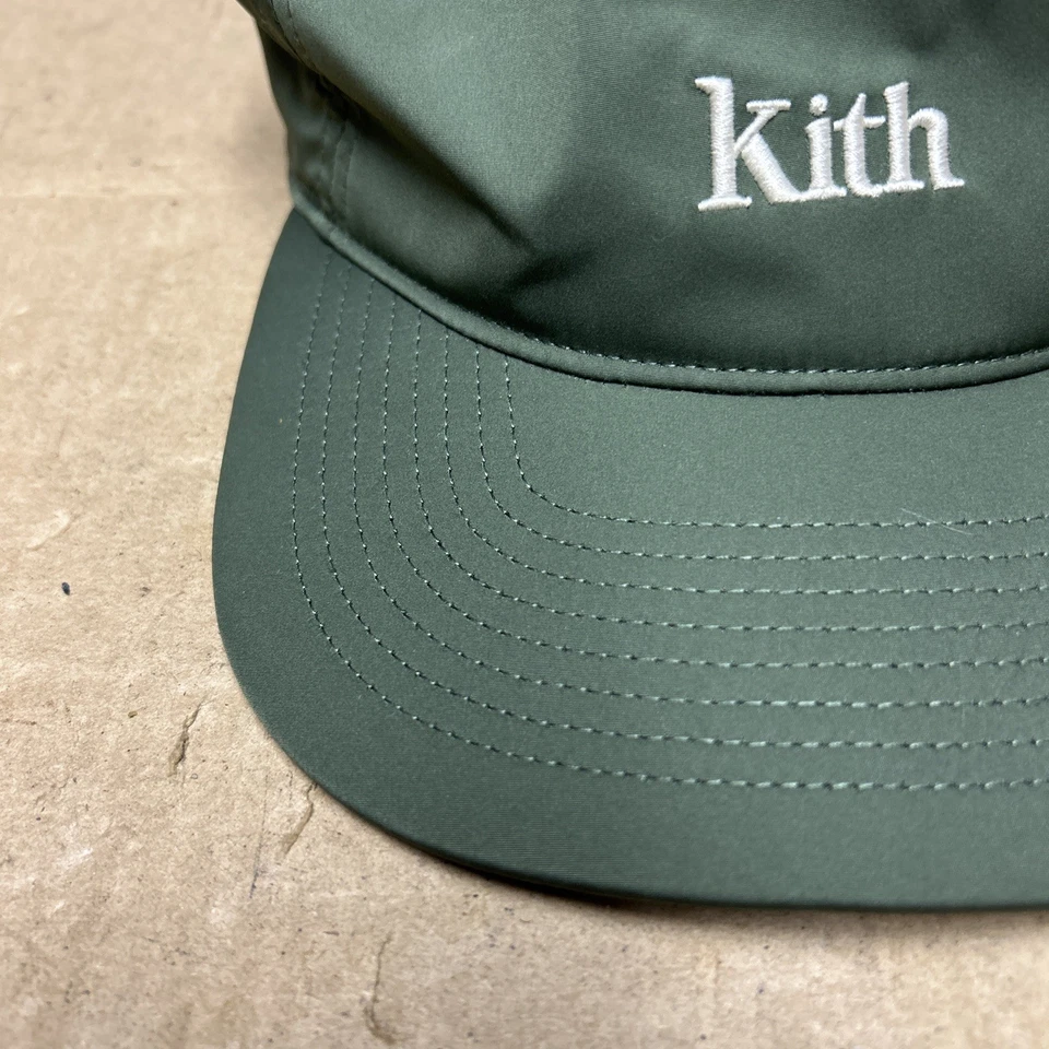 Gorra Kith Bordada Logotipo Hechizado Verde SnapBack Foto 2 de 4
