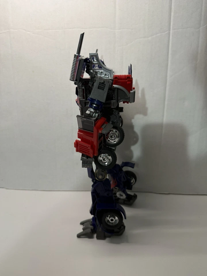 M01 Commander Deformation Era (optimus prime) Robot Figure - Image 4 of 4