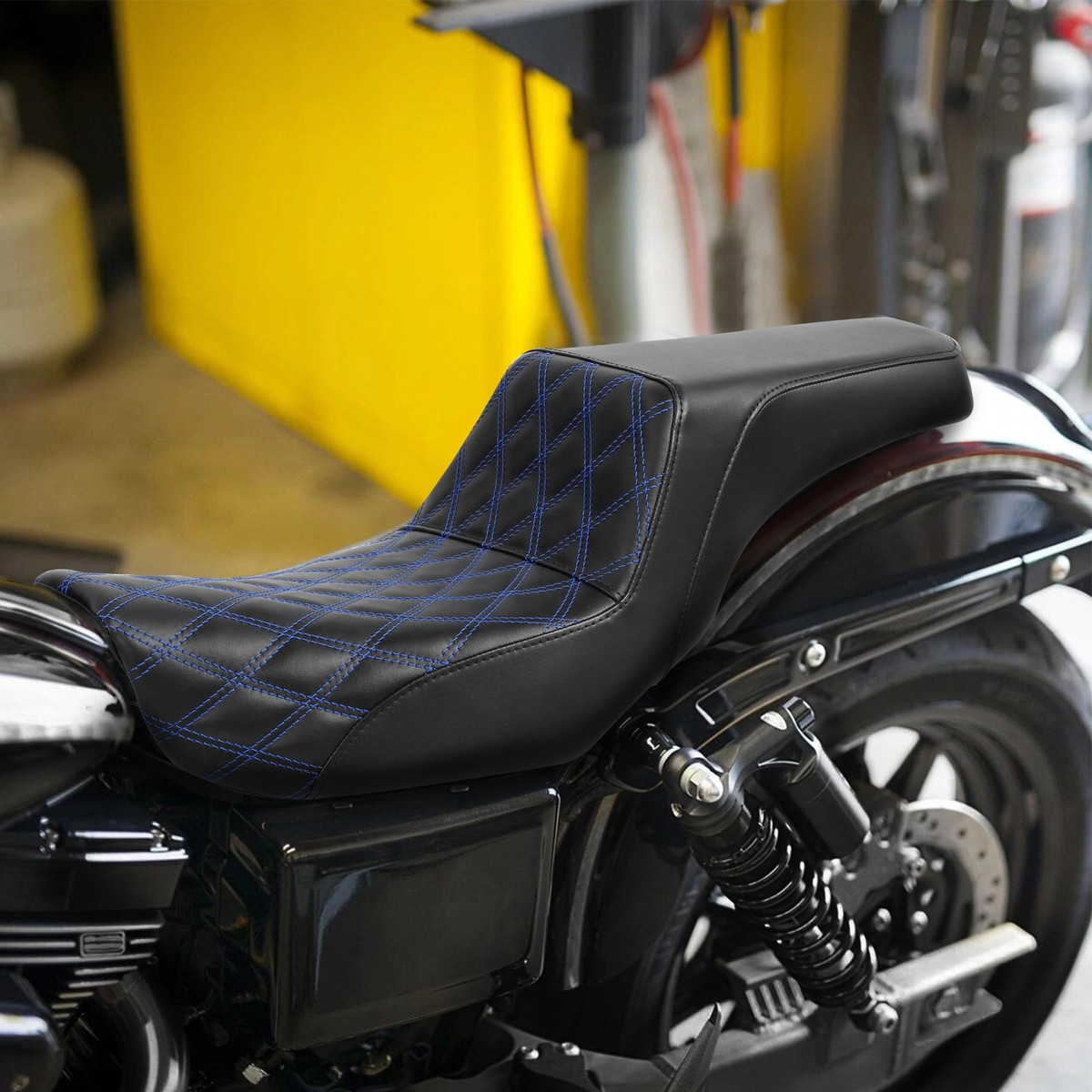 DYNA FXDL Cobra Seat ハーレー EASY RIDERS Two-Up White Stitching Driver Passenger Seat Fit For Harley