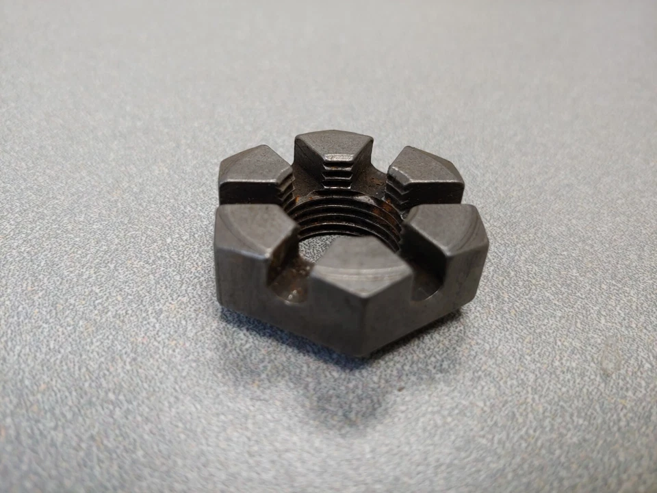 USADO ORIGINAL PORSCHE 356A 356B 356C 356SC TUERCA DE CASTILLO TRANSMISIÓN EJE DE PIÑÓN Foto 3 de 4